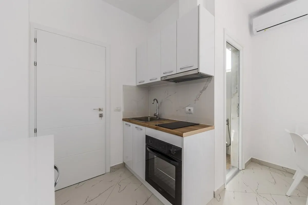 Apartment With Ac And Balcony Golem Golem (Tirana)